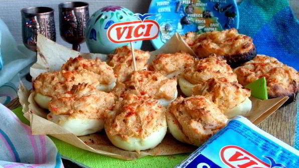 запеченные фаршированные яйца