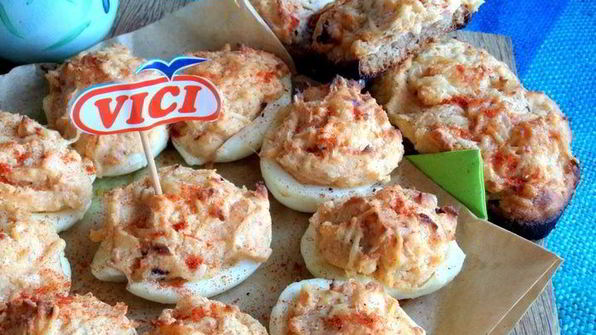 запеченные фаршированные яйца