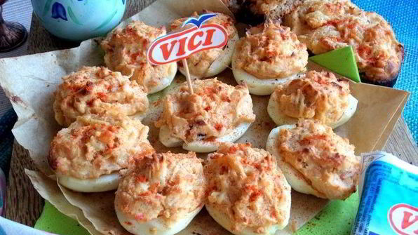 запеченные фаршированные яйца