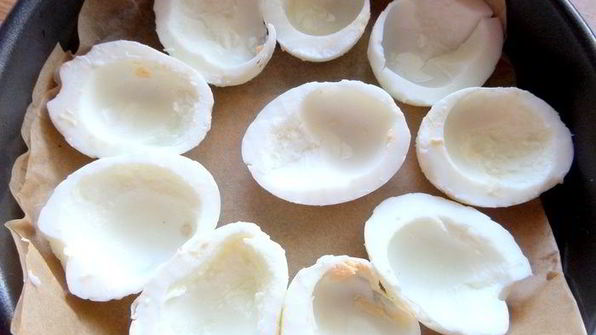 запеченные фаршированные яйца