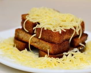 Гренки с чесноком и сыром