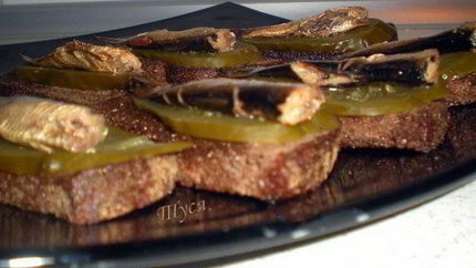 Гренки с шпротами