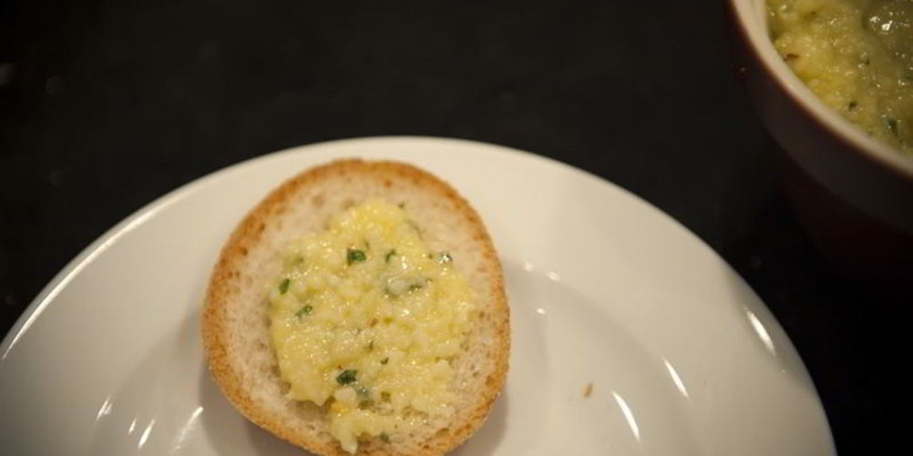 Рецепт гренков с сыром и чесноком