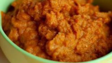 Икра из баклажан с чесноком и орехами