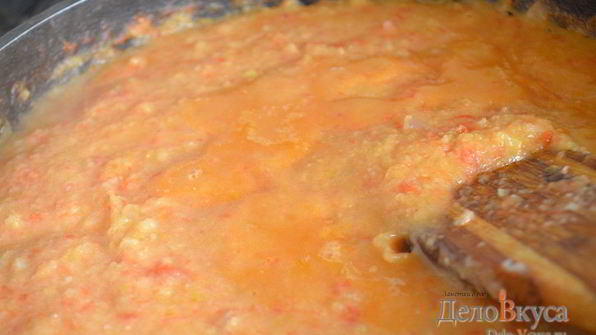 кабачковая икра с помидорами