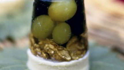 Камамбер с виноградным желе