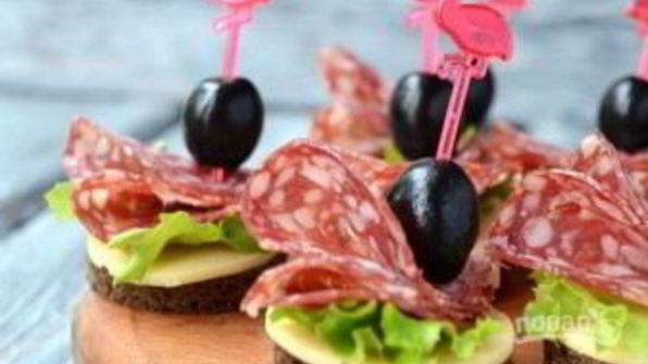 канапе для праздничного стола