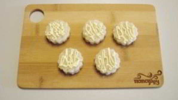 канапе обезьянки на шпажках