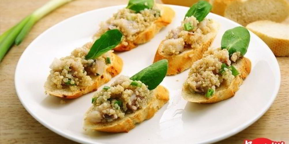 Рецепт канапе с киноа и сельдью
