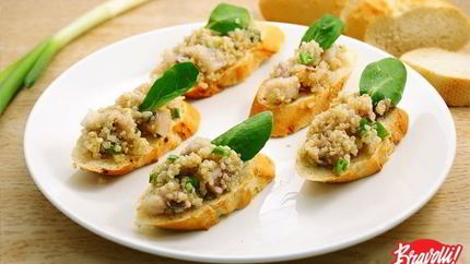 Канапе с киноа и сельдью