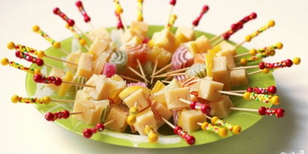 Рецепт канапе с мармеладом и сыром