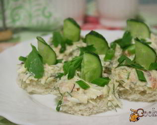 Канапе с плавленным сырком и форелью