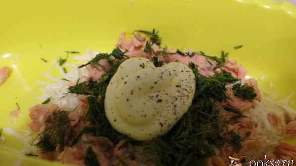 канапе с плавленным сырком и форелью