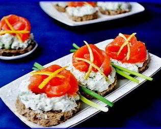 Канапе с семгой и сырным кремом