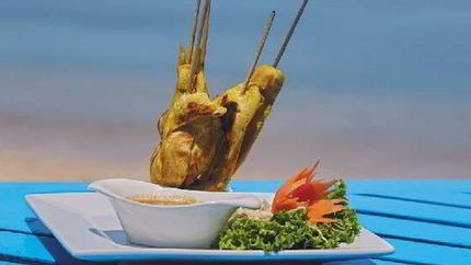 Канапе с соусом из карри, кокоса и ананаса