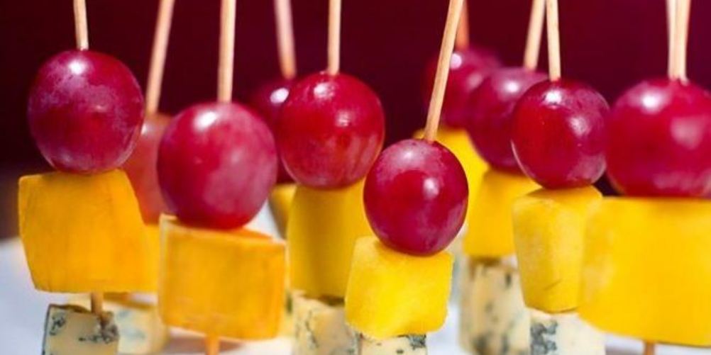 Рецепт канапе с виноградом