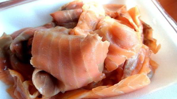 рыбное канапе на маринованных яйцах