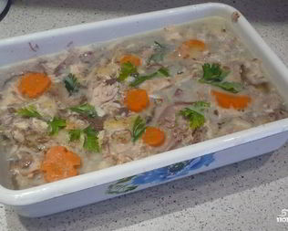 Холодец из говяжьей рульки