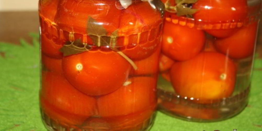 Рецепт медовых маринованных помидоров с базиликом на зиму