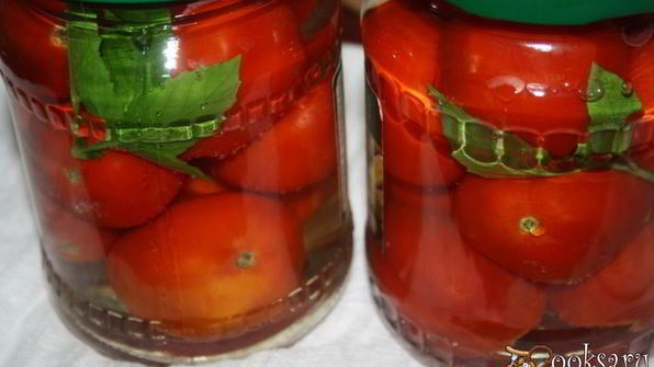 медовые маринованные помидоры с базиликом на зиму