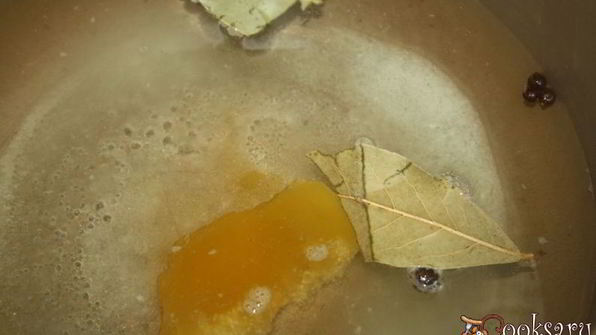 медовые маринованные помидоры с базиликом на зиму