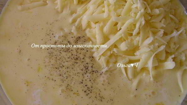 фриттата с курицей, грибами и зеленым горошком