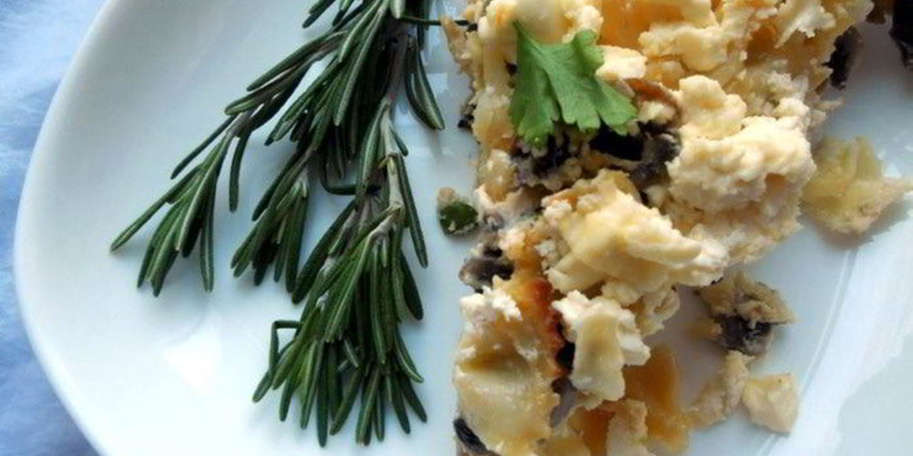 Рецепт фриттаты с пастой, шампиньонами и фетой