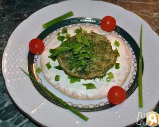 Омлет из перепелиных яиц со шпинатом на лепешке