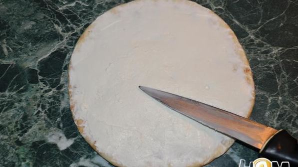 омлет из перепелиных яиц со шпинатом на лепешке