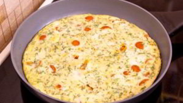 омлет с помидорами и картофелем