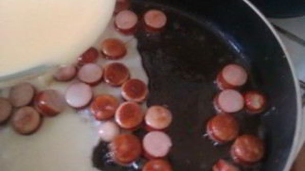 омлет с сосиской