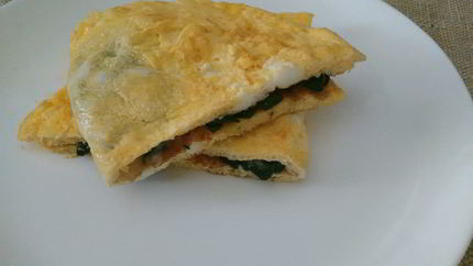 Омлет со шпинатом и сыром