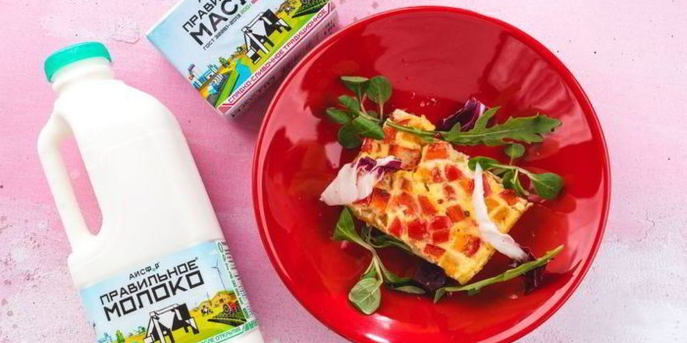 Рецепт яркого омлета с овощами