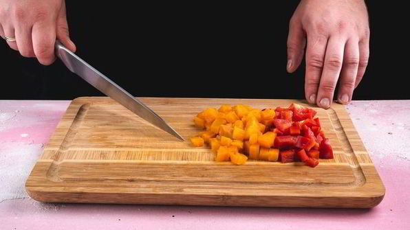 яркий омлет с овощами