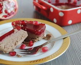 Куриный паштет под гранатовым желе