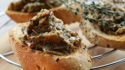 Овощной паштет из баклажанов, щавеля и помидоров