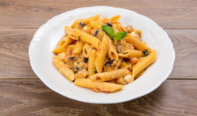 Пенне с баклажанами и фетой