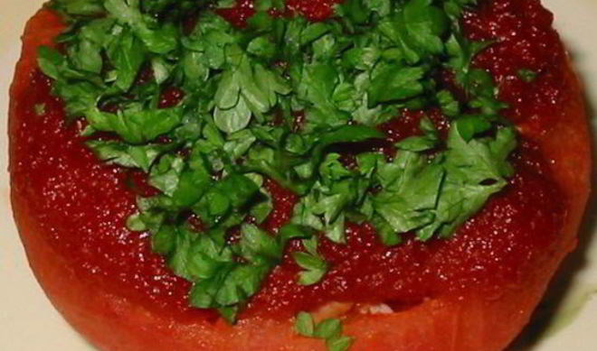 Помидор, фаршированный тунцом