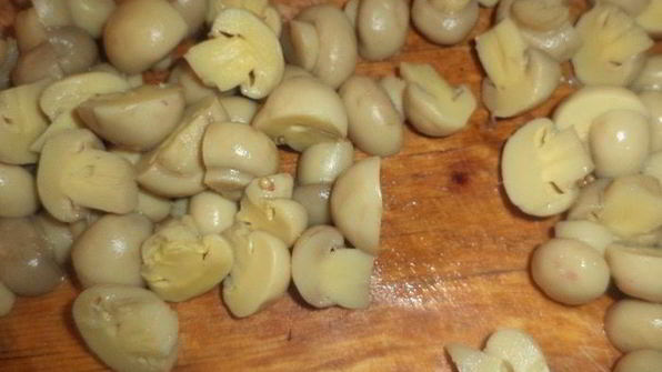 помидоры, фаршированные курицей, перцем и консервированными шампиньонами