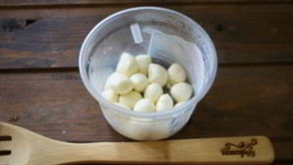 помидоры с моцареллой