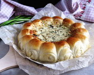 Булочки-роллы с грибным дип-соусом