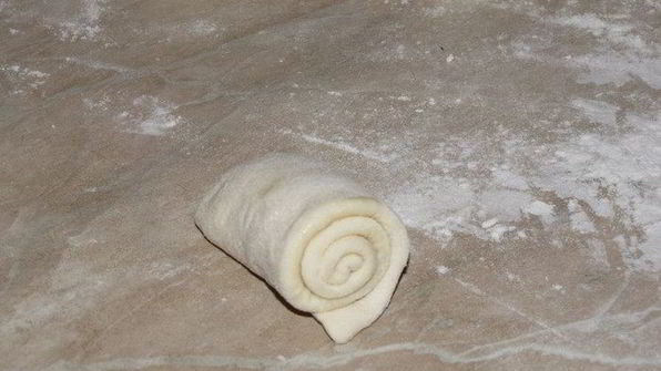 булочки-роллы с грибным дип-соусом