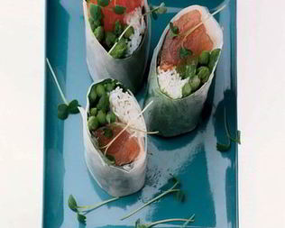 Хрустящие роллы с лососем и спаржей