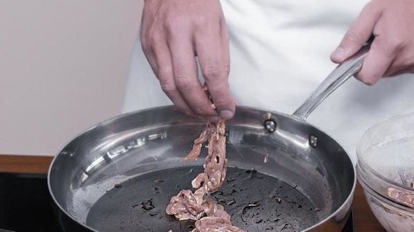 китайские роллы с курицей и грибами