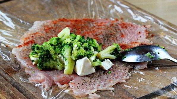 куриные роллы фаршированные брокколи и сыром
