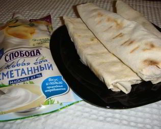 Ролл с курицей и овощами