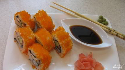 Ролл с лососем