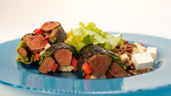 роллы из говяжьей печенки с чечевицей