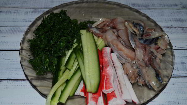 роллы навыворот со скумбрией