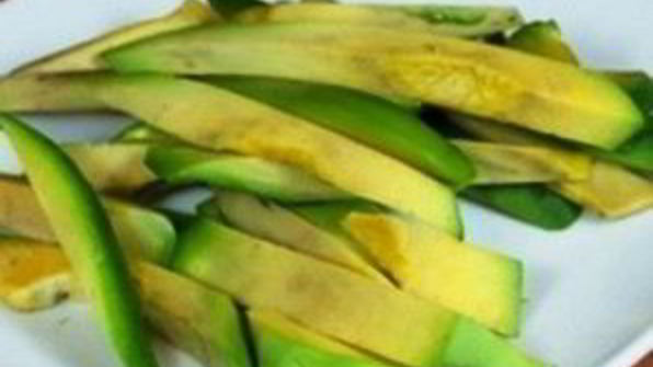 роллы с авокадо, лососем и огурцом